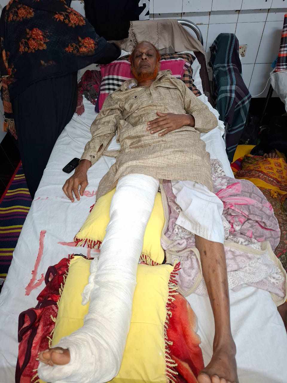 মাগুরায় বিয়ে পড়ানোর কথা বলে কাজিকে ডেকে হাতুড়িপেটা! ঢাকা পঙ্গু হাসপাতালে ভর্তি 