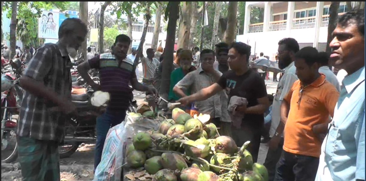 তীব্র তাপদাহে পুড়ছে দক্ষিণের উপকুলীয় জেলা সাতক্ষীরা