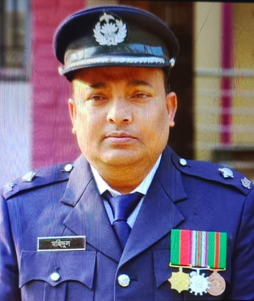 সাতক্ষীরার মানুষের মন জয় করে নিলেন মানবিক ও চৌকস পুলিশ কর্মকর্তা ওসি মহিদুল