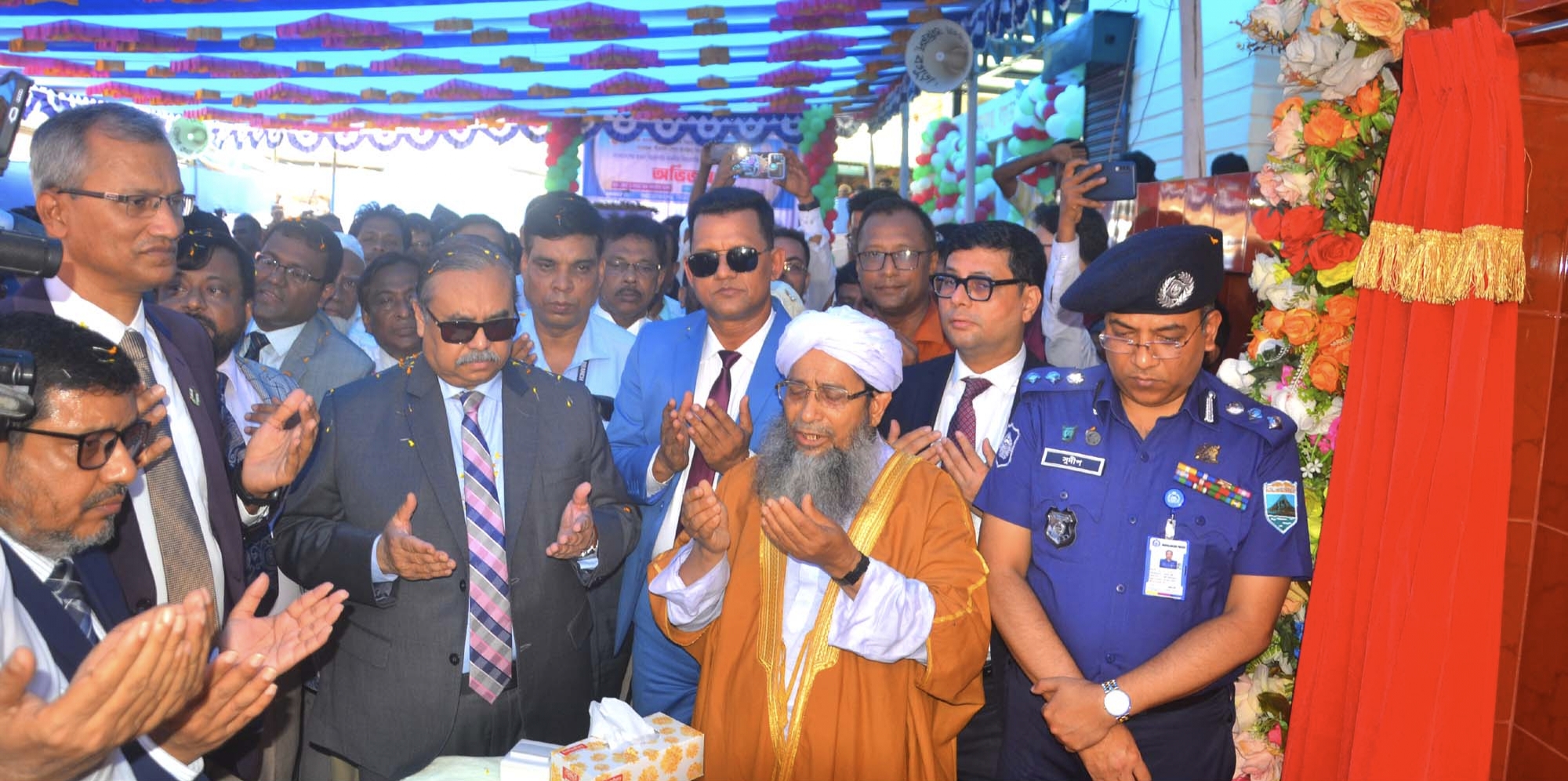 বগুড়া জেলা ও দায়রা জজ আদালত চত্বরে &ldquo;ন্যায়কুঞ্জ&rdquo; উদ্বোধন করলেন প্রধান বিচারপতি