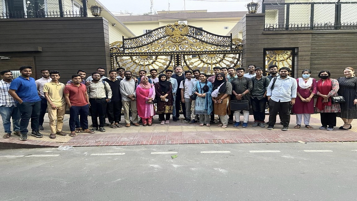 ঢাকাস্থ রাশিয়ান হাউজে টোটাল  ডিকটেশন ২০২৪ অনুষ্ঠিত
