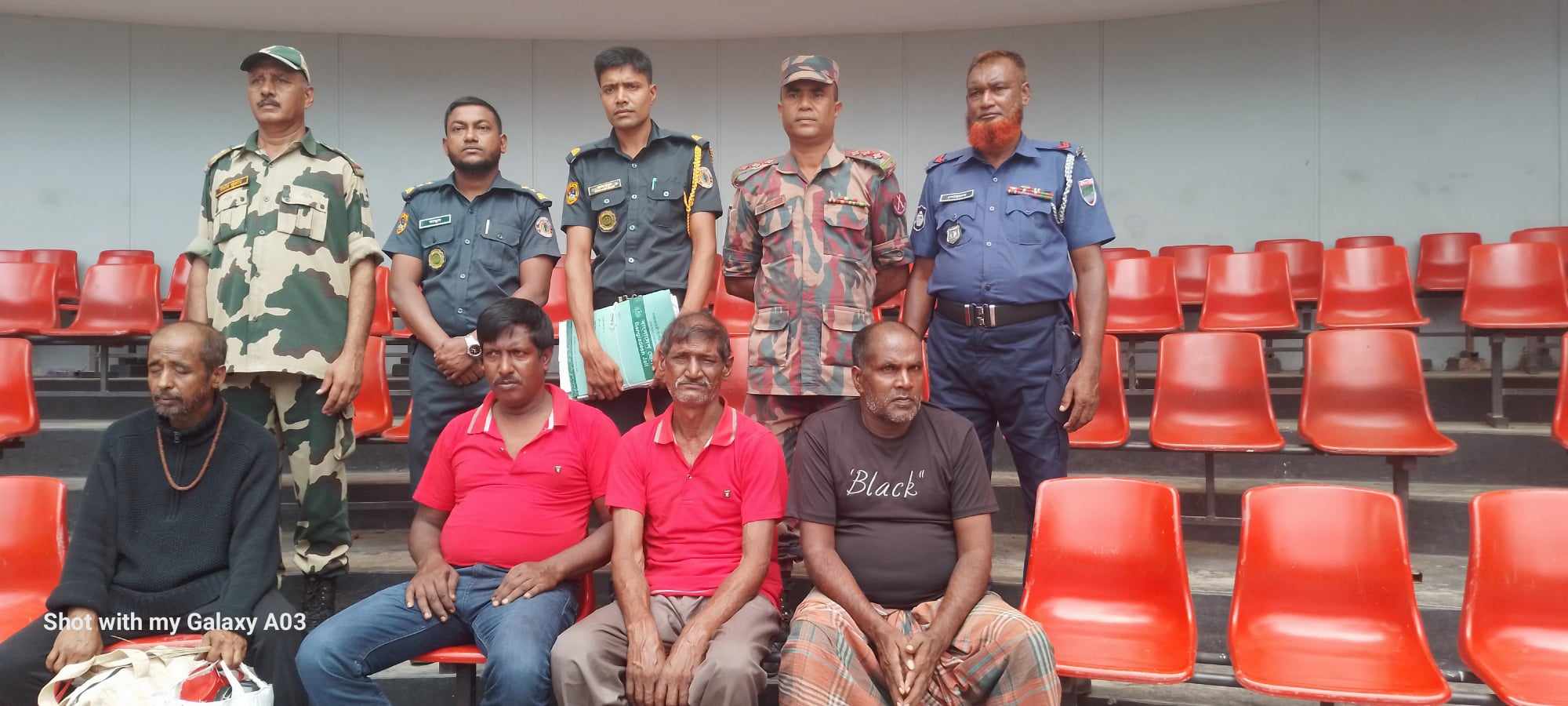 অবৈধ ভাবে বাংলাদেশে প্রবেশের দায়ে  ৪ ভারতীয় নাগরিকের বিভিন্ন মেয়াদে জেল খেটে নিজ স্বদেশে প্রত্যাবর্তন