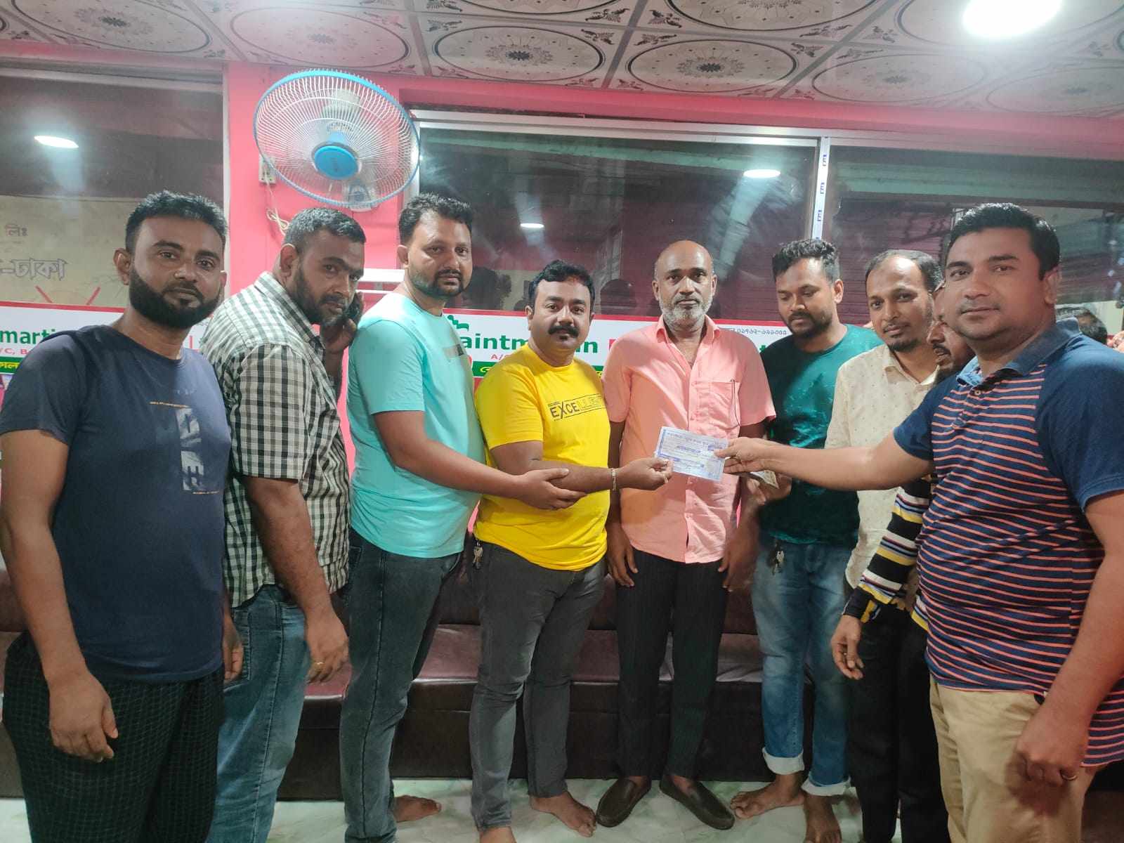 বেনাপোলে কবর স্থানের জন্য সেন্টমার্টিন পরিবহনের এক লক্ষ টাকা অনুদান