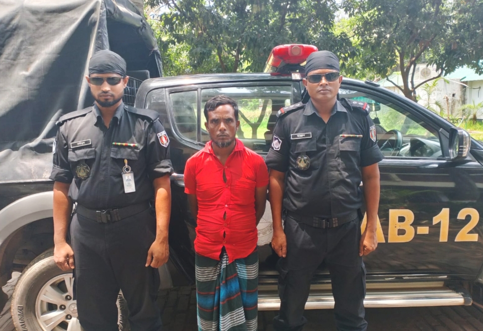 বগুড়ায় যৌতুকের দাবিতে স্ত্রীকে হত্যা:  ছদ্মবেশে গাজীপুরে রিক্সা চালাতো ঘাতক স্বামী