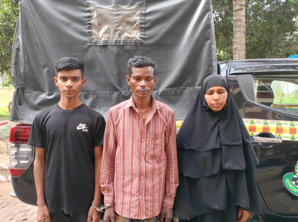 বগুড়ায় স্কুলছাত্র নাসিরুল হত্যা মামলায় নারীসহ গ্রেপ্তার ৩