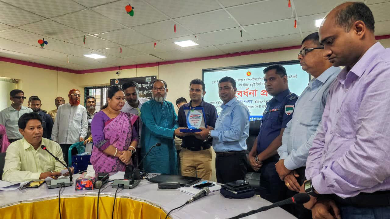 মাগুরায় কুতি শিক্ষার্থীদের সংবর্ধনা প্রদান