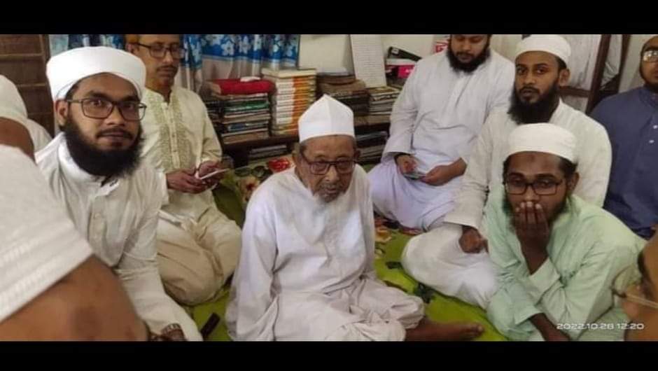 নড়াইল কেন্দ্রীয় জামে মসজিদের সাবেক খতিবের জানাজা সম্পন্ন! ১১৬ বছর বয়সে মারা গেলেন