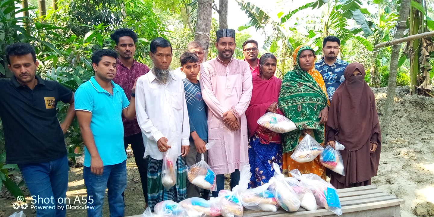 মাগুরায় সবুজ আন্দোলনের ঈদ সামগ্রী বিতরণ