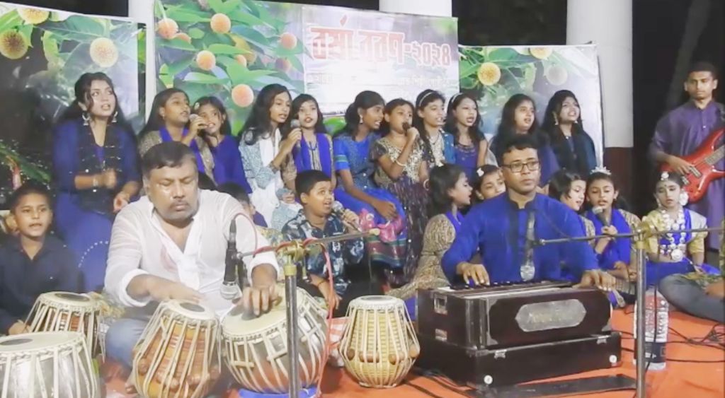 নড়াইলে বর্ষাকে আহবান জানিয়ে বর্ষাবরন অনুষ্ঠান-শুরুর আগেই বৃষ্টি