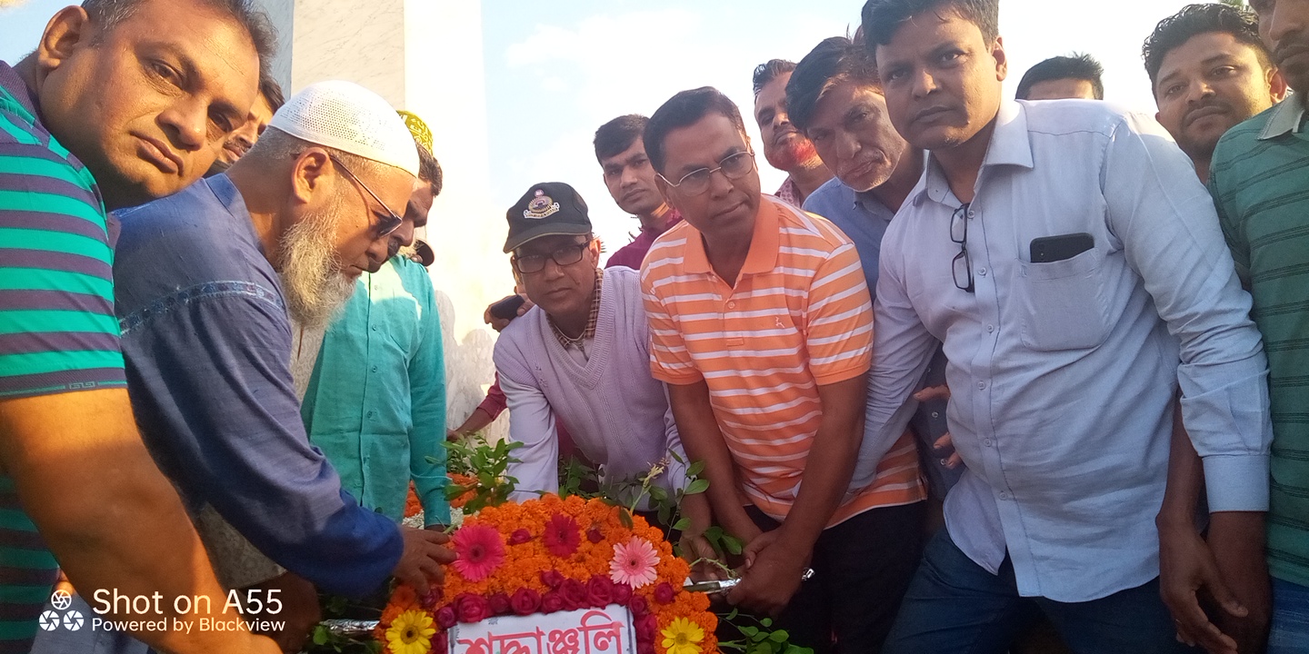 মাগুরায় মহান স্বাধীনতা ও জাতীয় দিবস উপলক্ষে বিএনপির পুষ্পমাল্য অর্পণ 