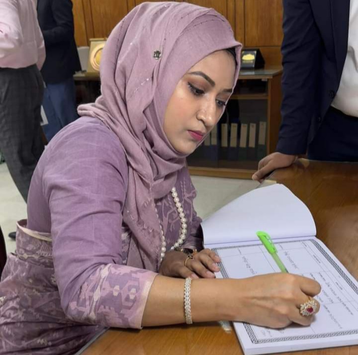 আইন,বিচার সংসদ বিষয়ক মন্ত্রনালয়ের সদস্য  ঈশ্বরগঞ্জের ব্যারিস্টার ফারজানা ছাত্তার এমপি