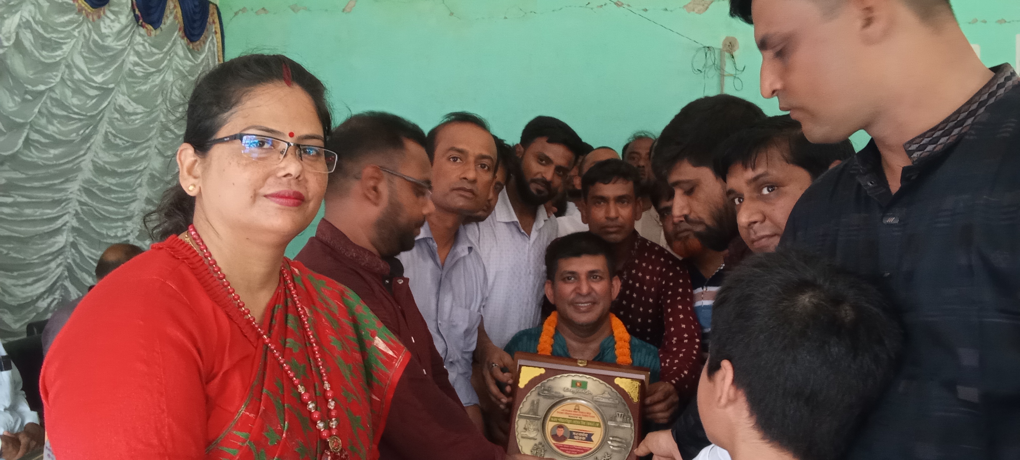 মাগুরার খামারপাড়া মাধ্যমিক বিদ্যালয়ের শিক্ষক - শিক্ষার্থীদের ঈদ পূর্নমিলনী